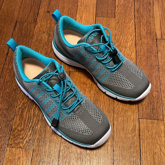 Women’s Apex Ocean & Grey Knit Sneaker Sz 8.5 - Picture 2 of 4